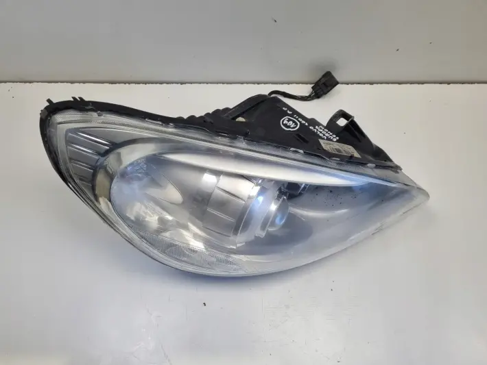Volvo S60 II V60 10-13r PRZEDNIA LAMPA PRAWA PRAWY PRZÓD xenon 31299991