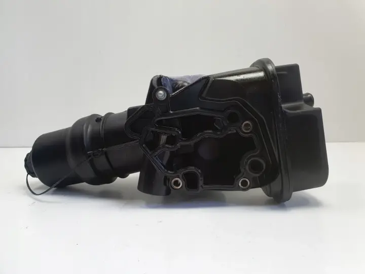 Audi A3 8P II 2.0 FSI OBUDOWA FILTRA OLEJU 06D115397G