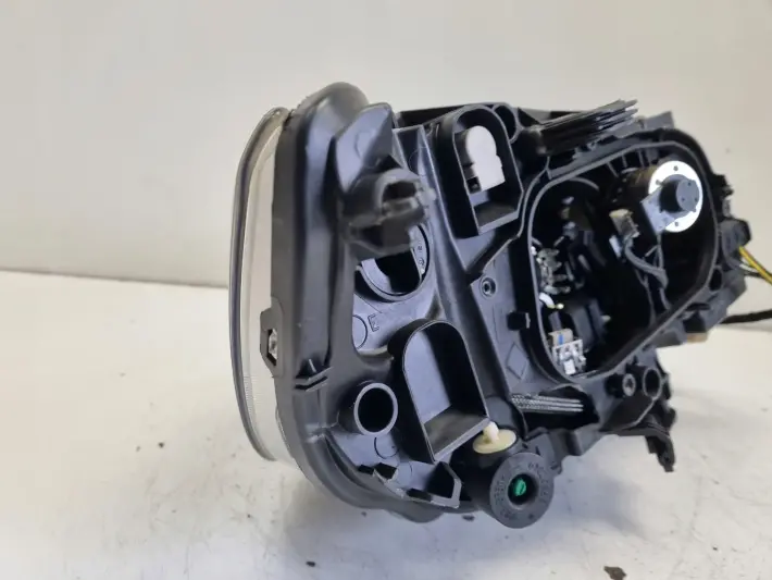 Volvo S60 II V60 LIFT PRZEDNIA LAMPA LEWA lewy przód XENON skrętna 31420261