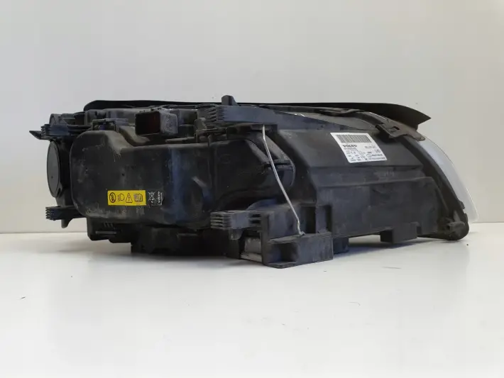 Volvo V70 XC70 III S80 II PRZEDNIA LAMPA LEWA lewy przód XENON 31353532