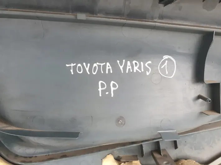 Toyota Yaris I BOCZEK DRZWI PRAWY PRZÓD PRZEDNI 5D