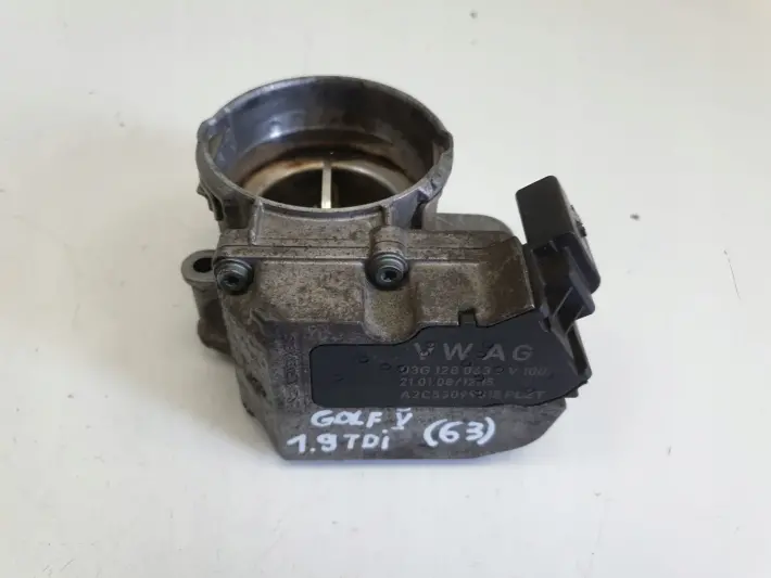 VW Golf V 1.9 TDI PRZEPUSTNICA 03G128063J