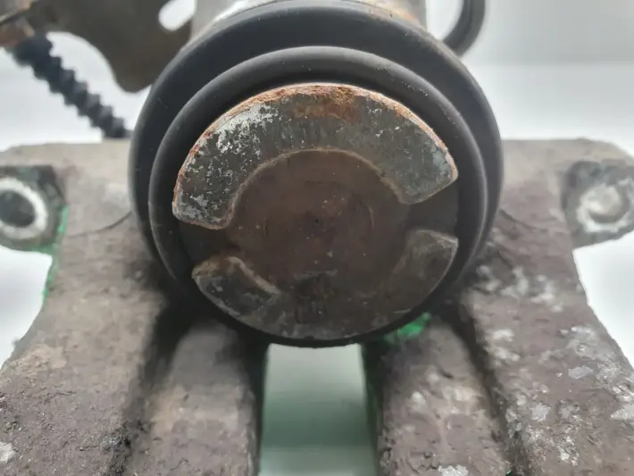 Vw Passat B5 Audi A4 B5 ZACISK HAMULCOWY Prawy tył pasażera