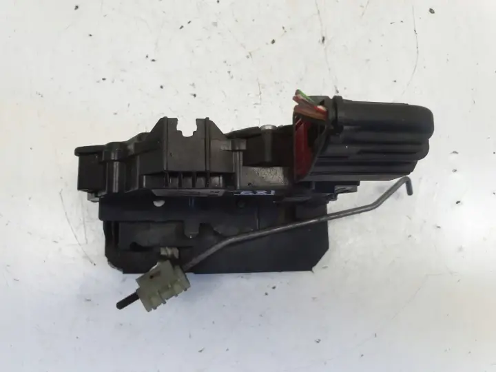 Opel Corsa D ZAMEK DRZWI lewy przód Kierowcy 13258277 EL