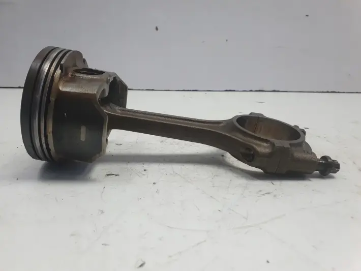 Opel Astra IV J 1.6 16V TŁOK KORBOWÓD B16XER