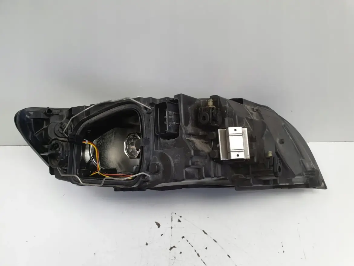 Volvo S40 II V50 LIFT XENON PRZEDNIA LAMPA LEWA lewy przód 31265698