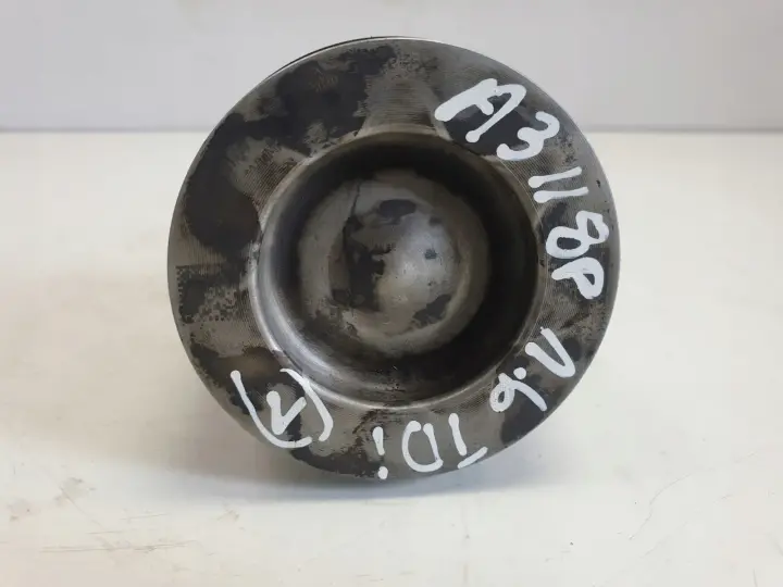 Audi A3 II 8P 1.6 TDI TŁOK KORBOWÓD