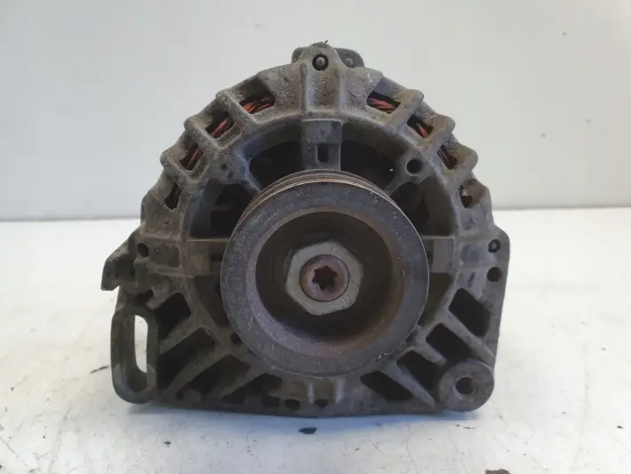 Renault Clio II 1.2 16V ALTERNATOR 7700437090 valeo 95A