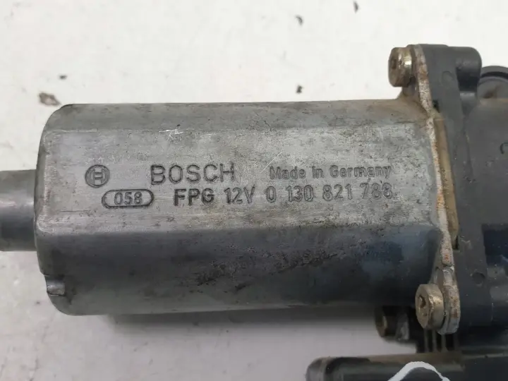 Mitsubishi Space Star SILNICZEK SZYBY Prawy tył