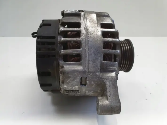 VW Passat B5 1.6 8V ALTERNATOR Valeo 06B903016D 90A