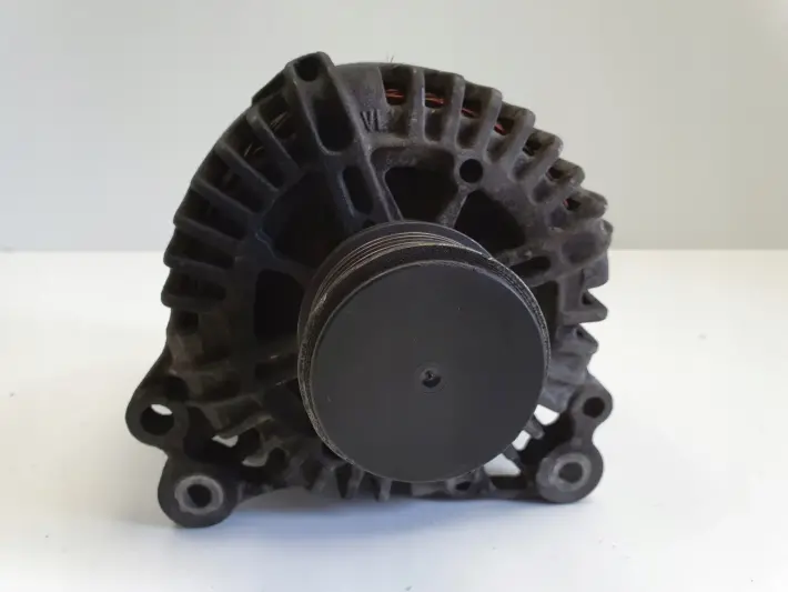 VW Golf V 1.9 TDI ALTERNATOR valeo 06F903023C 140A