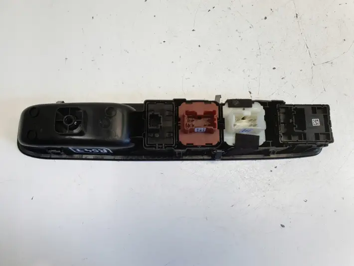 Dacia Sandero III LEWY PANEL STEROWANIA SZYBAMI SZYB Sterownik 254113300R