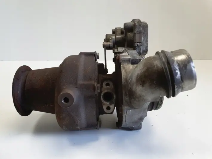BMW F30 F31 2.0 D TURBOSPRĘŻARKA turbo 8518204