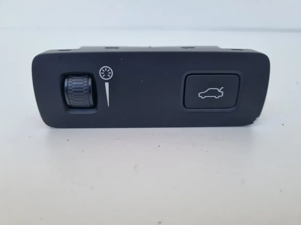Volvo V90 II XC60 II XC90 II PRZYCISK OTWIERQANIA KLAMPY BAGAŻNIKA 31443873