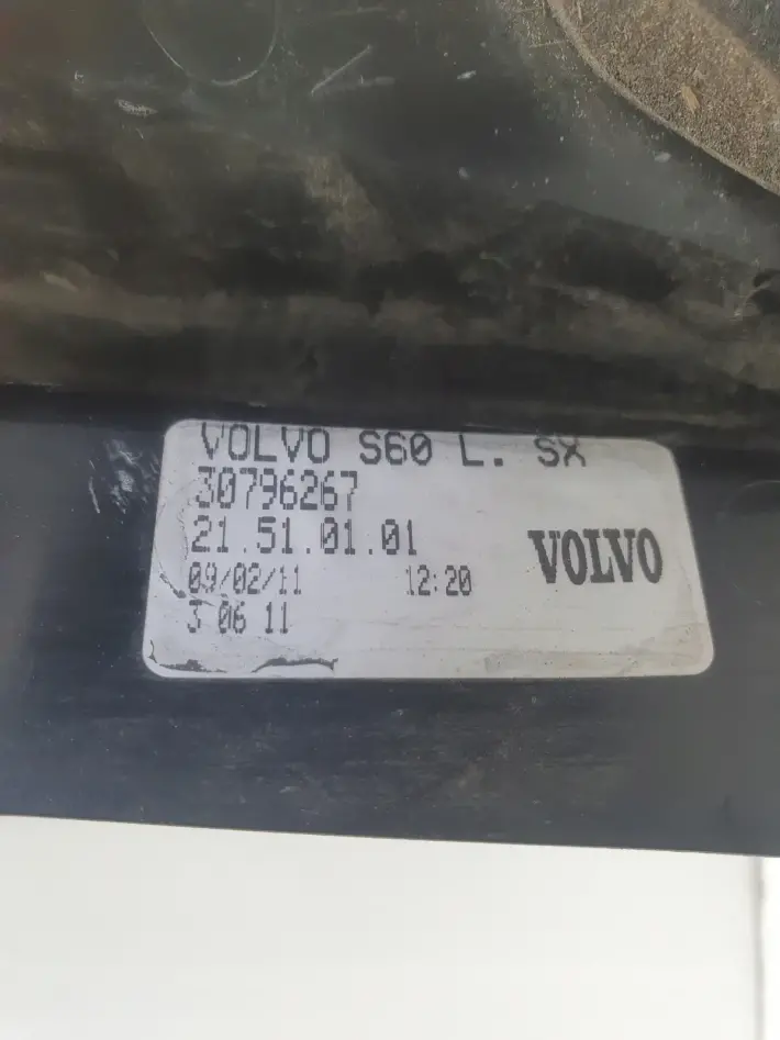 Volvo S60 II 10-13r TYLNIA TYLNA LAMPA LEWA lewy tył ŁADNA 30796267