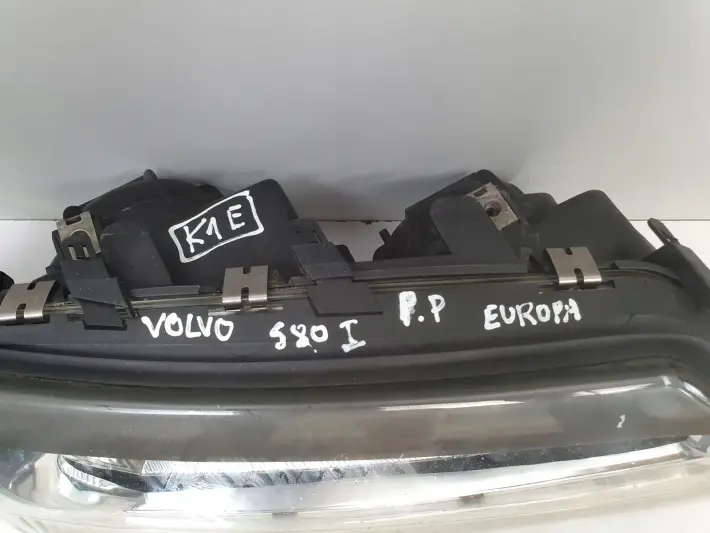 Volvo S80 I 98-04r PRZEDNIA LAMPA PRAWA prawy przód 30678108 89088108 valeo