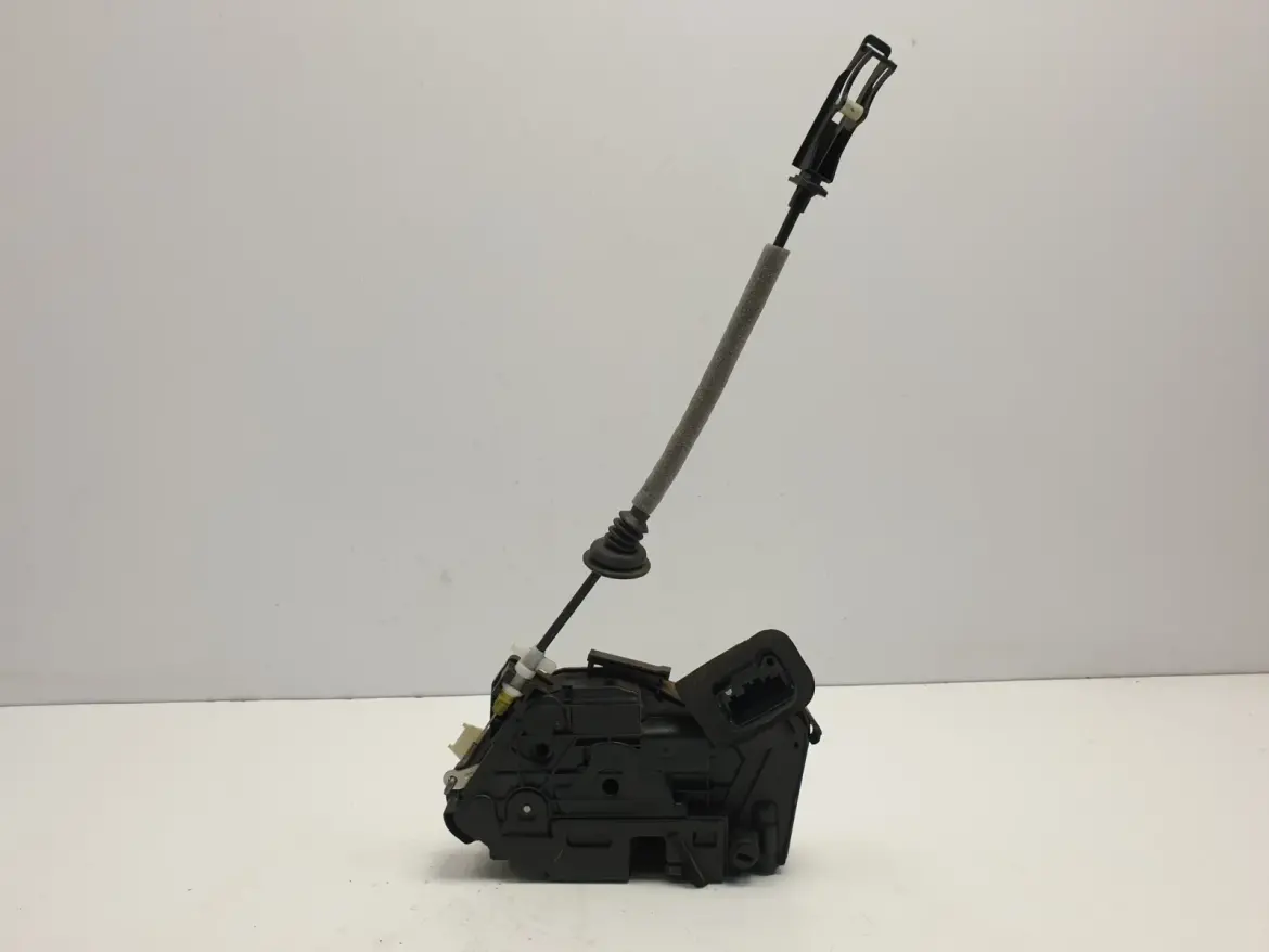 VW Polo V GTI ZAMEK DRZWI prawy TYŁ PASAŻERA