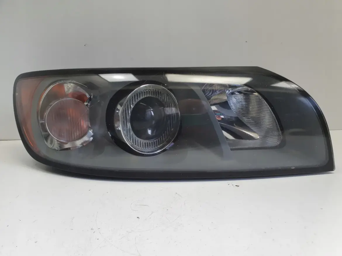 Volvo S40 II V50 PRZEDNIA LAMPA PRAWA prawy przód EUROPA 30678913