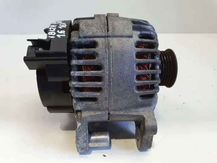 Seat Ibiza III 1.6 16V ALTERNATOR 03C903023B 110A valeo