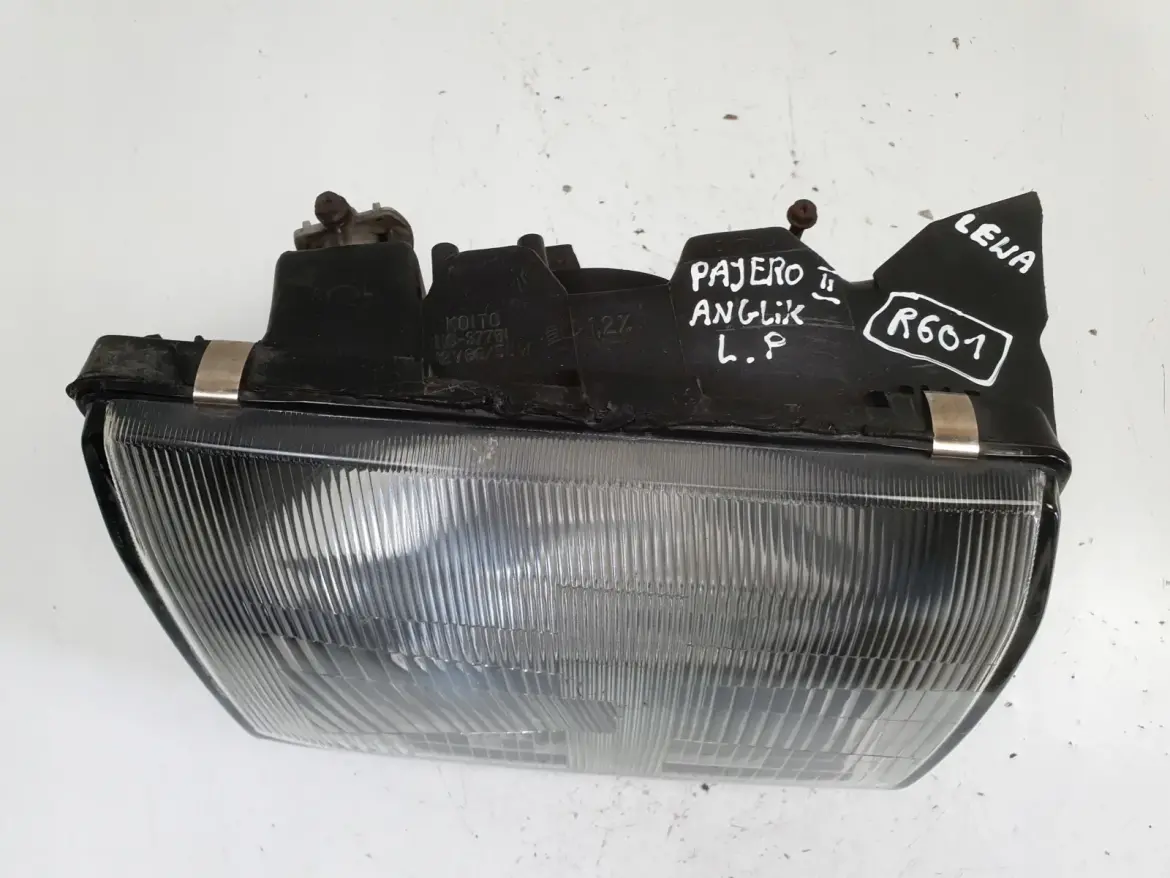 Mitsubishi Pajero II PRZEDNIA LAMPA PRAWA prawy przód anglik 110-37751