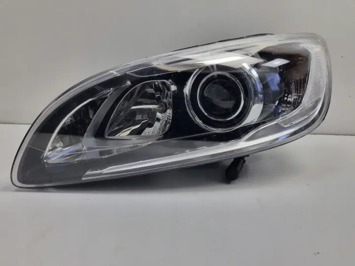 Volvo S60 II V60 LIFT PRZEDNIA LAMPA LEWA lewy przód XENON skrętna 31420261