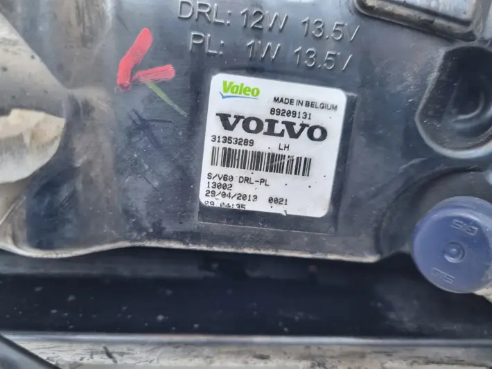 Volvo S60 II V60 LIFT PRZEDNI HALOGEN LEWY PRZÓD kierowcy LED DRL 31353289