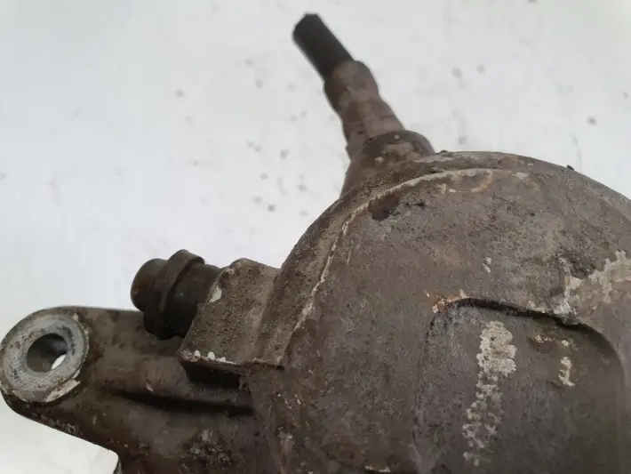 Mercedes W204 PRZEDNI ZACISK HAMULCOWY prawy przód PASAŻERA 295x28