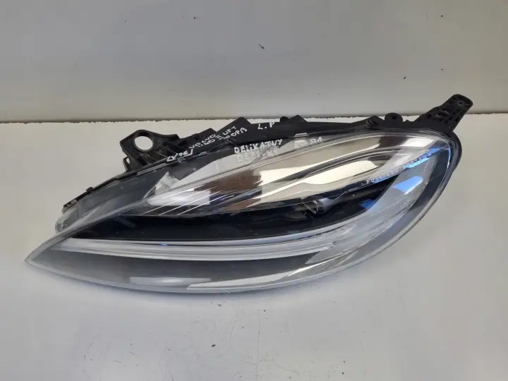 Volvo V40 II XC40 LIFT PRZEDNIA LAMPA LEWA lewy przód FULL LED 31420443