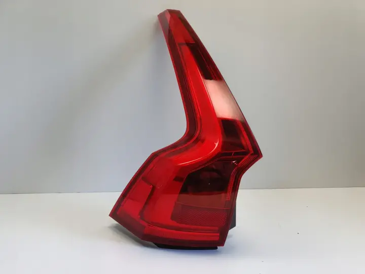Volvo V90 II TYLNIA TYLNA LAMPA LEWA lewy tył oryginał 32228008