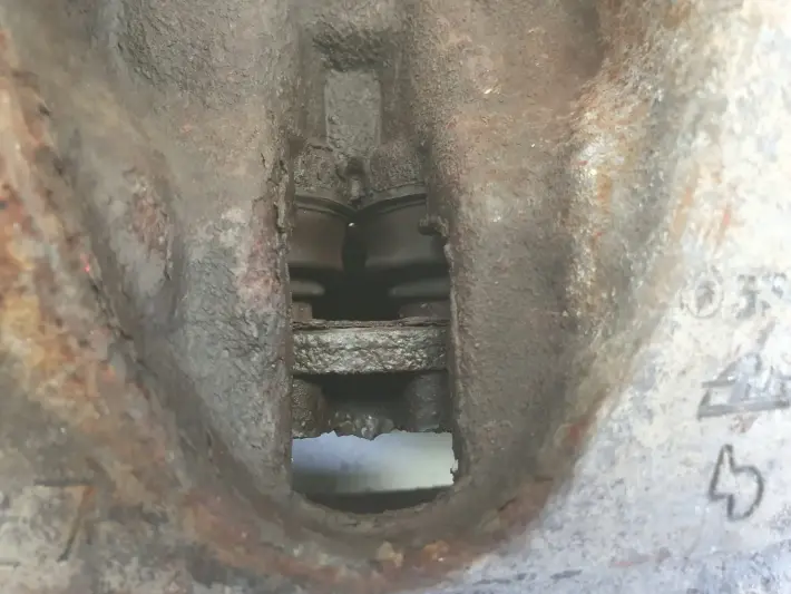 Volvo XC60 I PRZEDNI ZACISK HAMULCOWY lewy przód kierowcy 927