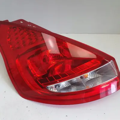 Ford Fiesta VII MK7 08-12r TYLNIA LAMPA LEWA LEWY TYŁ kierowcy 8A61-13405-A