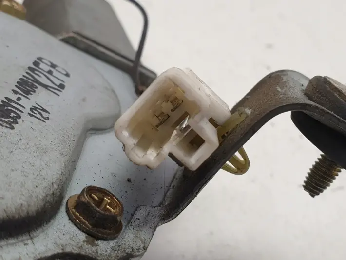 Kia Carens II 2.0 MECHANIZM TYLNEJ WYCIERACZKI