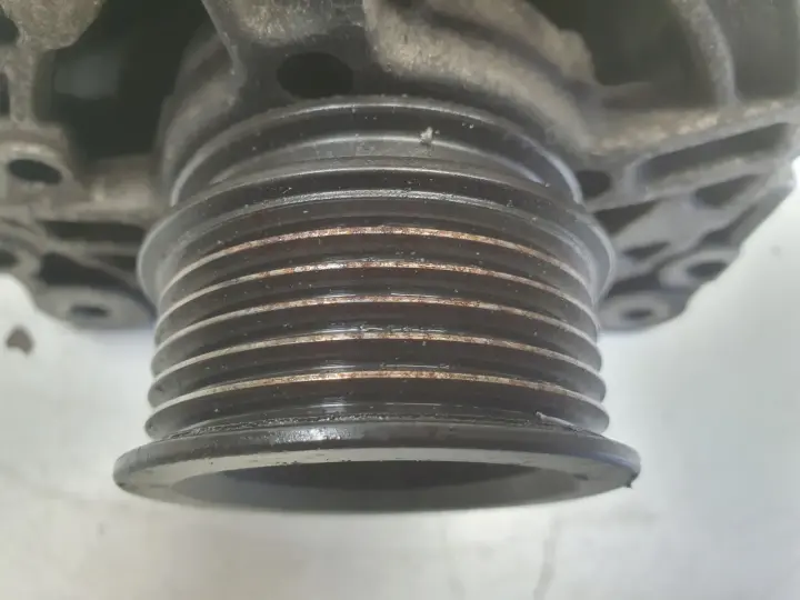 VW Bora 1.9 TDI ALTERNATOR bosch 06F903023F 140A