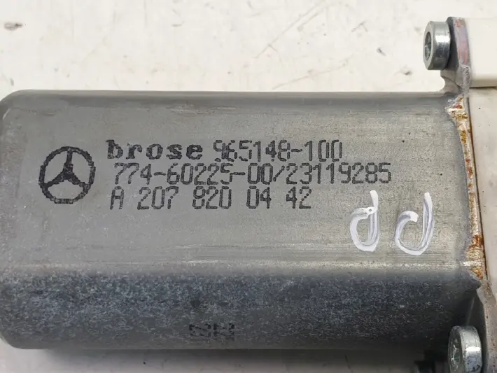 Mercedes C207 A207 W207 SILNICZEK PODNOSZENIA SZYB