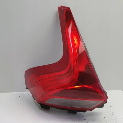 Volvo V40 II 12-16r TYLNIA TYLNA LAMPA LEWA lewy tył 31395844