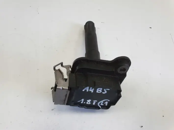 VW Passat B5 Audi A4 B5 1.8 T turbo CEWKA ZAPŁONOWA NGK U5004
