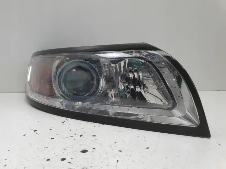 Volvo S40 II V50 LIFT PRZEDNIA LAMPA PRAWA prawy przód EUROPA 31299588