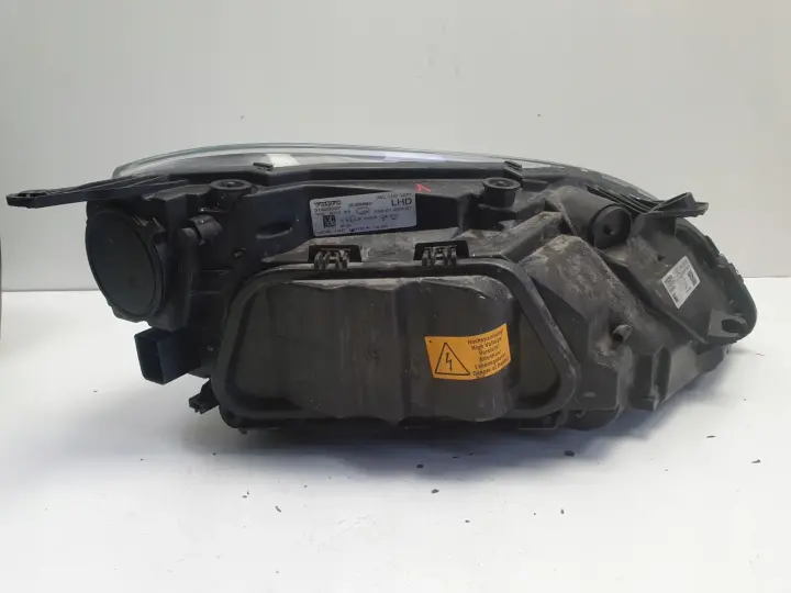 Volvo V40 II 12-16r PRZEDNIA LAMPA LEWA lewy przód EUROPA 31420007