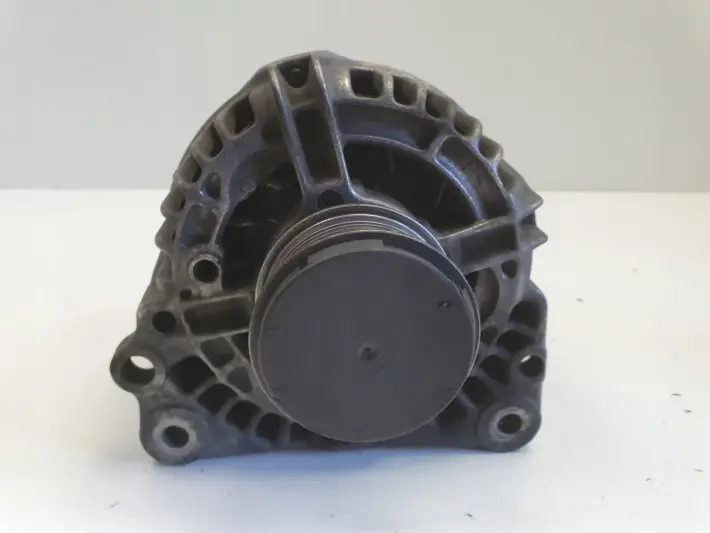 VW Bora 1.9 TDI ALTERNATOR bosch 038903023L 90A