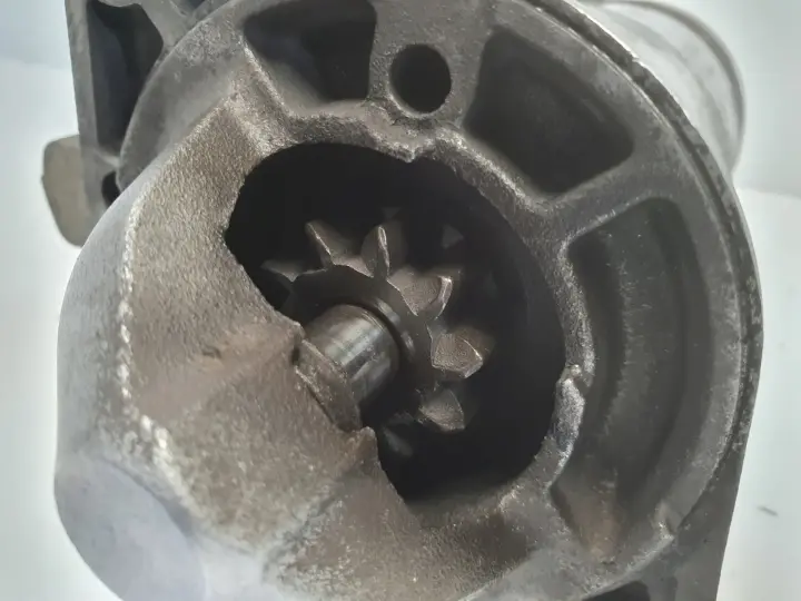 Opel Vectra C 1.9 CDTI ROZRUSZNIK 55352882 M001T30171