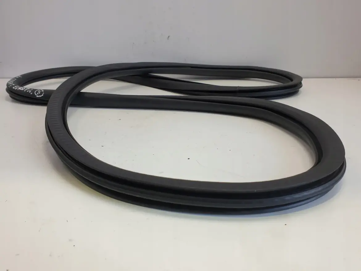 Opel Corsa F USZCZELKA DRZWI prawy tył