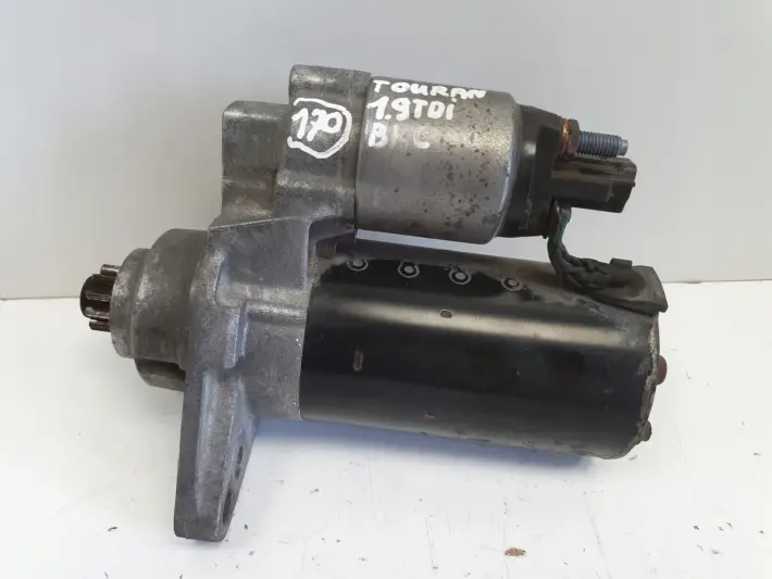 VW Touran 1.9 TDI ROZRUSZNIK bosch 0001123012