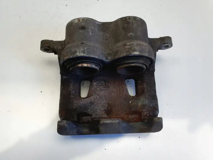 Lexus RX RAV4 PRZEDNI ZACISK HAMULCOWY prawy przód Pasażera