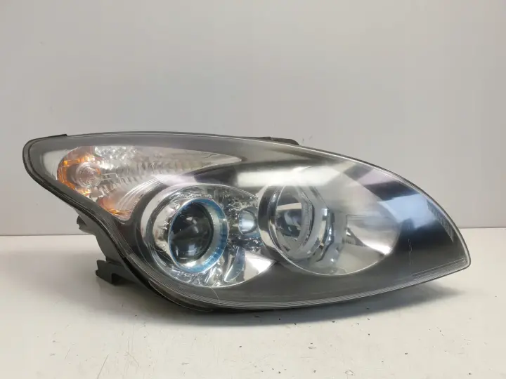 Hyundai i30 LIFT PRZEDNIA LAMPA PRAWA prawy przód