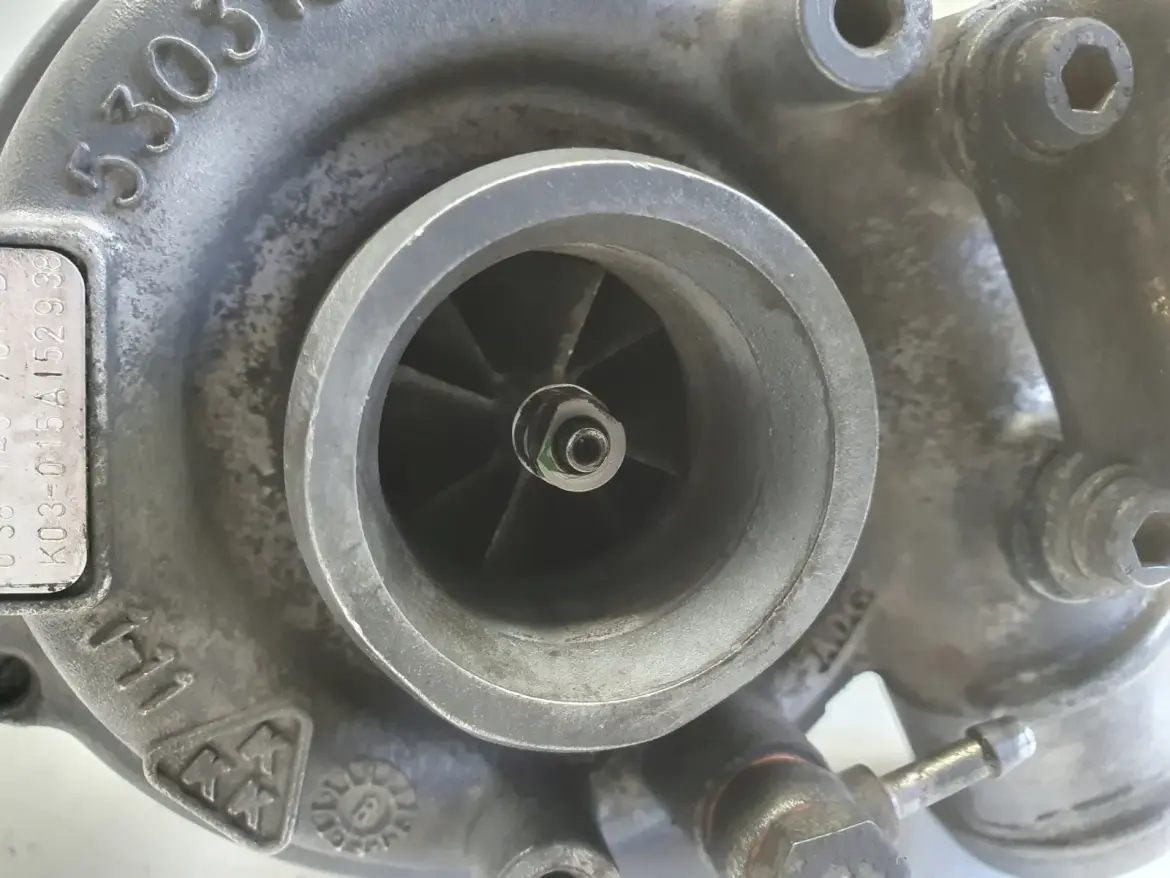VW Golf IV 1.9 TDI TURBOSPRĘŻARKA 038145701D