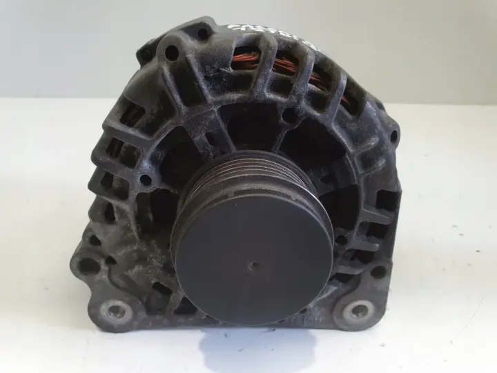 VW Passat B5 FL 1.9 TDI ALTERNATOR 028903029R valeo