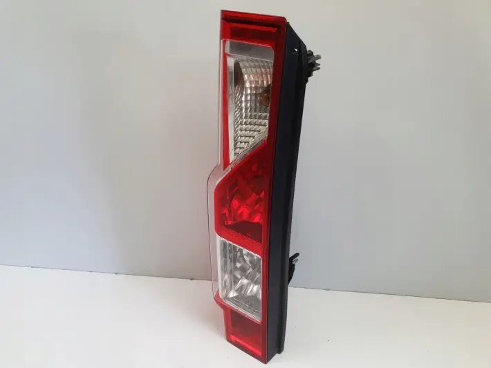 Renault Master III 10-24r TYLNIA TYLNA LAMPA LEWA lewy tył 65550023R