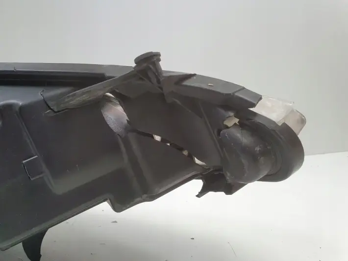 Ford Fiesta VII MK7 08-13r LIFT PRZEDNIA LAMPA LEWA lewy przód 8A6113W030DE