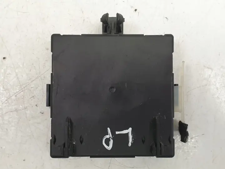 Mercedes W207 Coupe C207 MODUŁ DRZWI Lewy przód