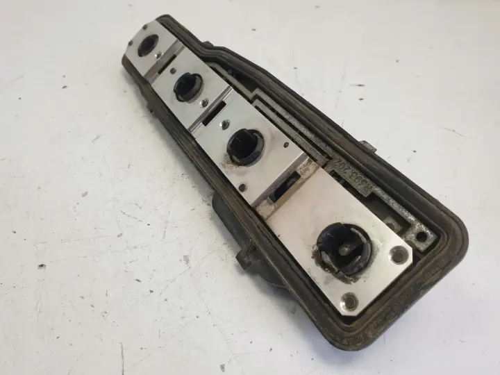Opel Astra G II Kombi WKŁAD TYLNEJ LAMPY Prawy tył pasażera 393204